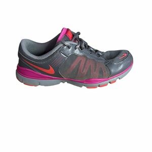 Nike Training Flex TR2 Women's Athletic Shoes in Gray and Pink